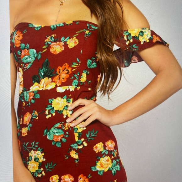 never worn floral dress from fashion nova - Picture 4 of 6